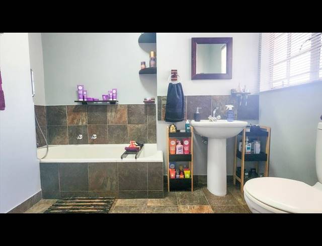 4 BEDROOM FREESTANDING FOR SALE IN BIRCHLEIGH